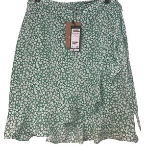 NWT Vero Moda Green and White Floral Mini Wrap Skirt,‎ Women's Size M